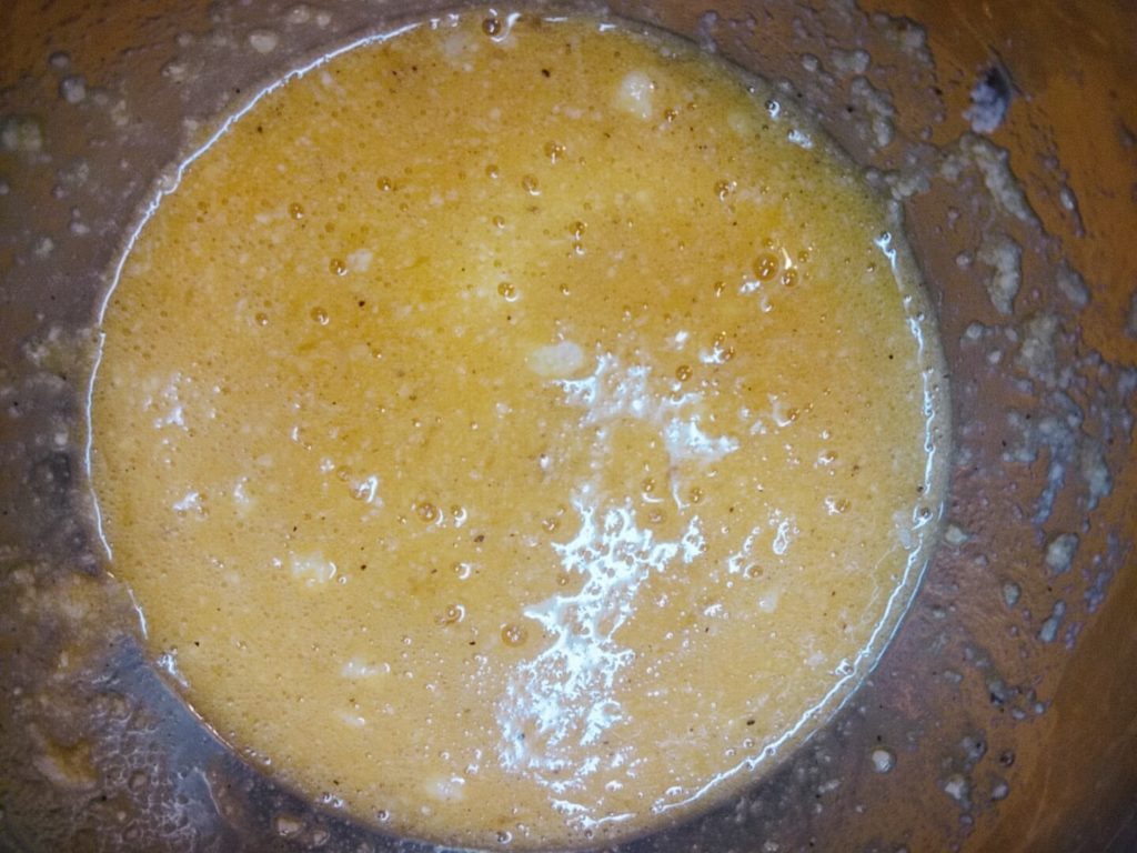 カルボナーラの卵液の写真